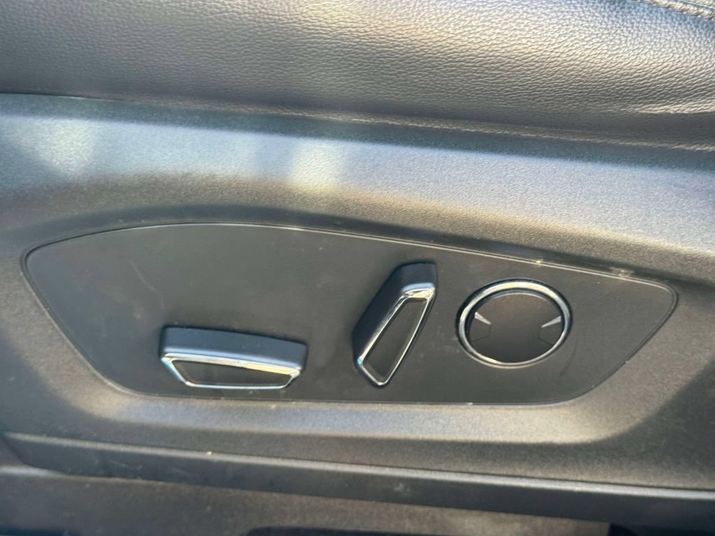 Used 2020 Ford Explorer Limited AWD/4WD image 17