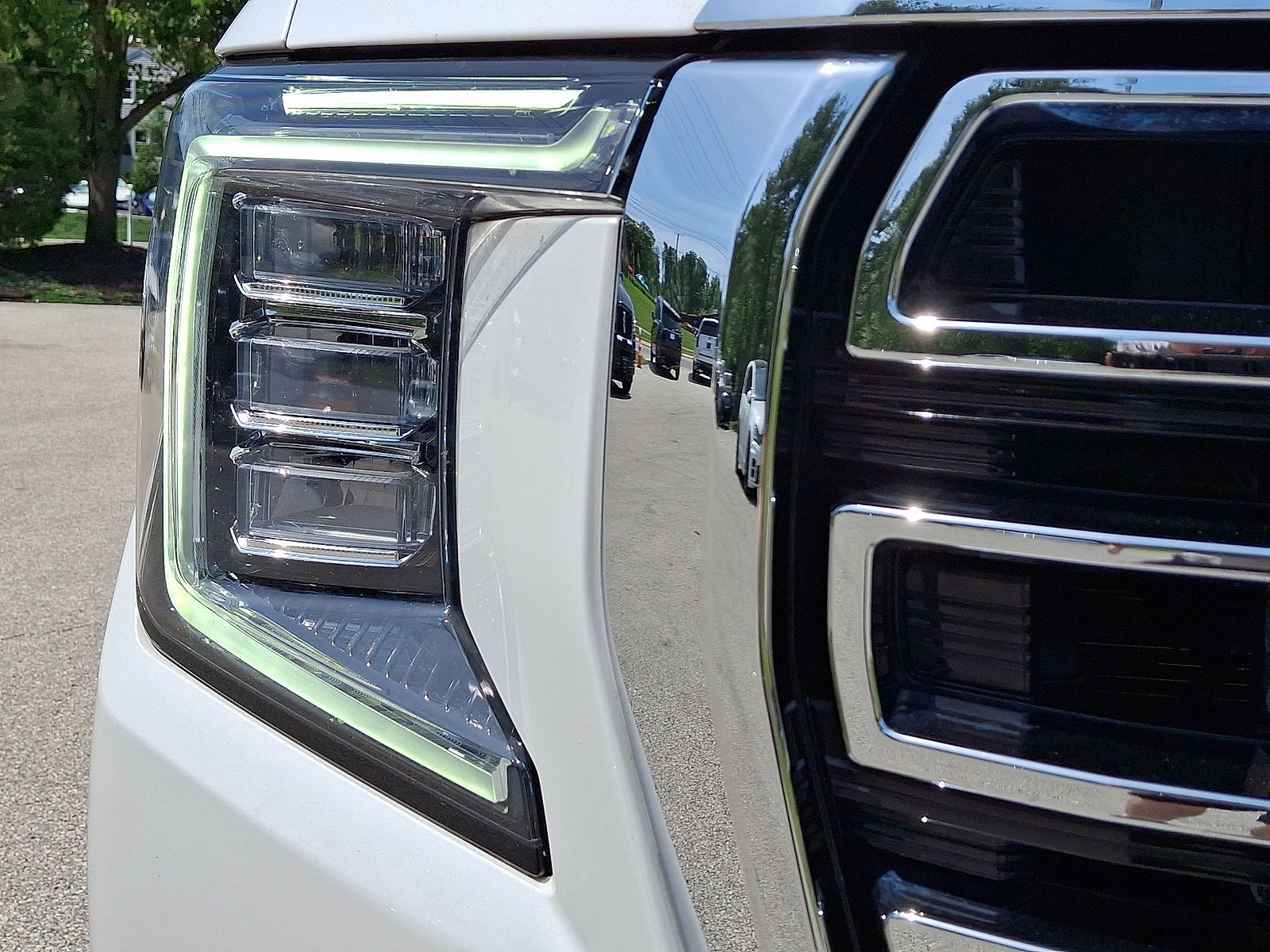 Used 2021 GMC Yukon XL SLT w/ SLT Premium Package AWD/4WD image 28