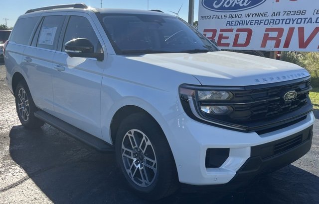 New 2025 Ford Expedition Active image 2