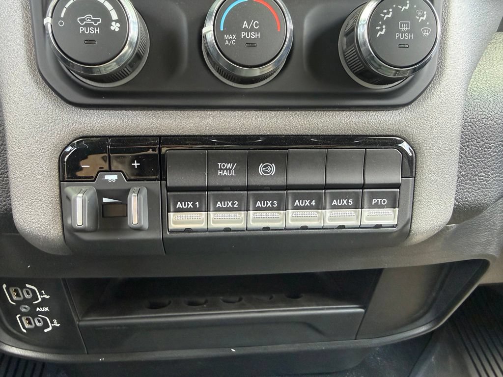 New 2024 RAM 5500 Tradesman w/ Safety Group AWD/4WD image 28