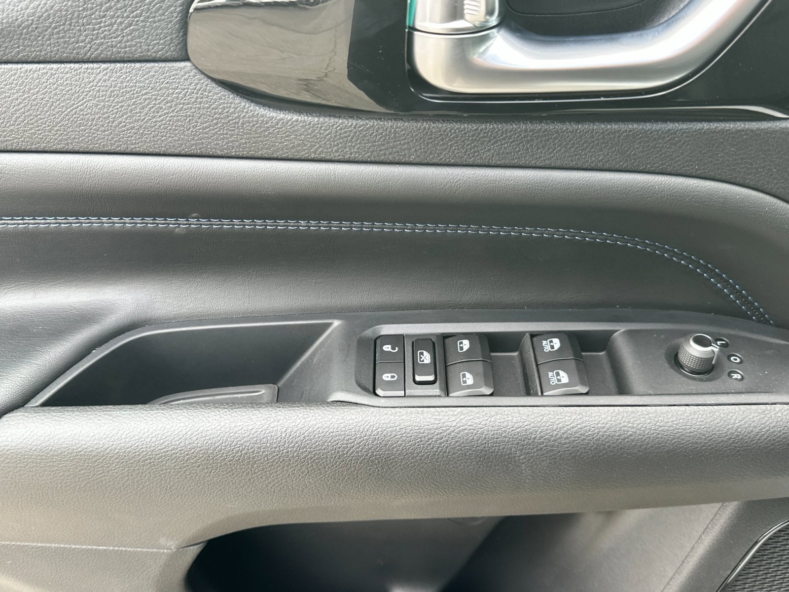 New 2026 Jeep Compass Latitude image 11