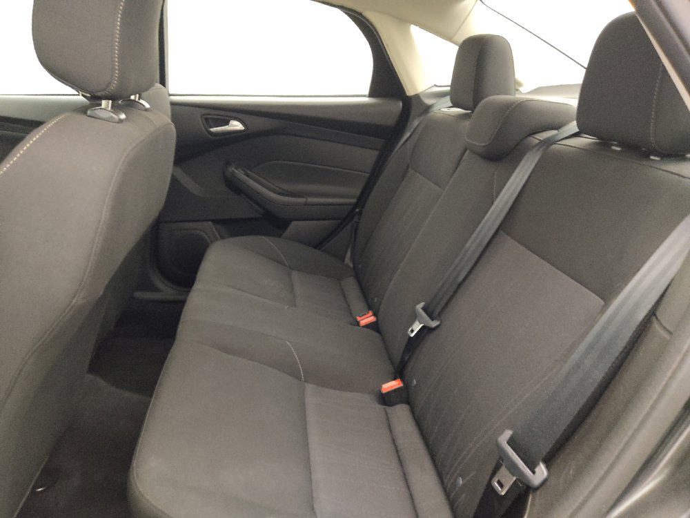 Used 2018 Ford Focus SE FWD image 18