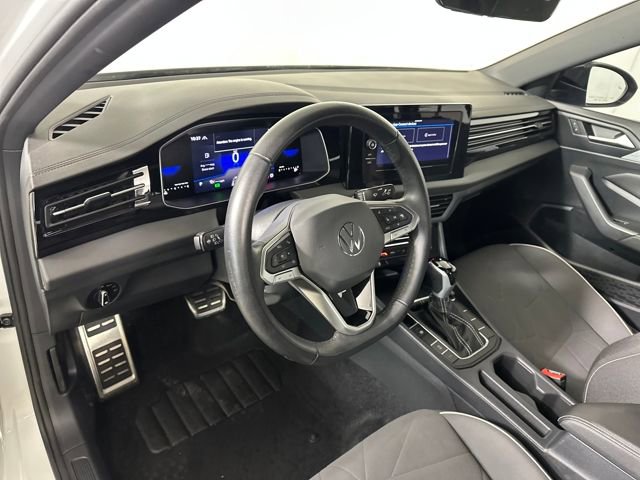 Used 2025 Volkswagen Jetta Sport image 13