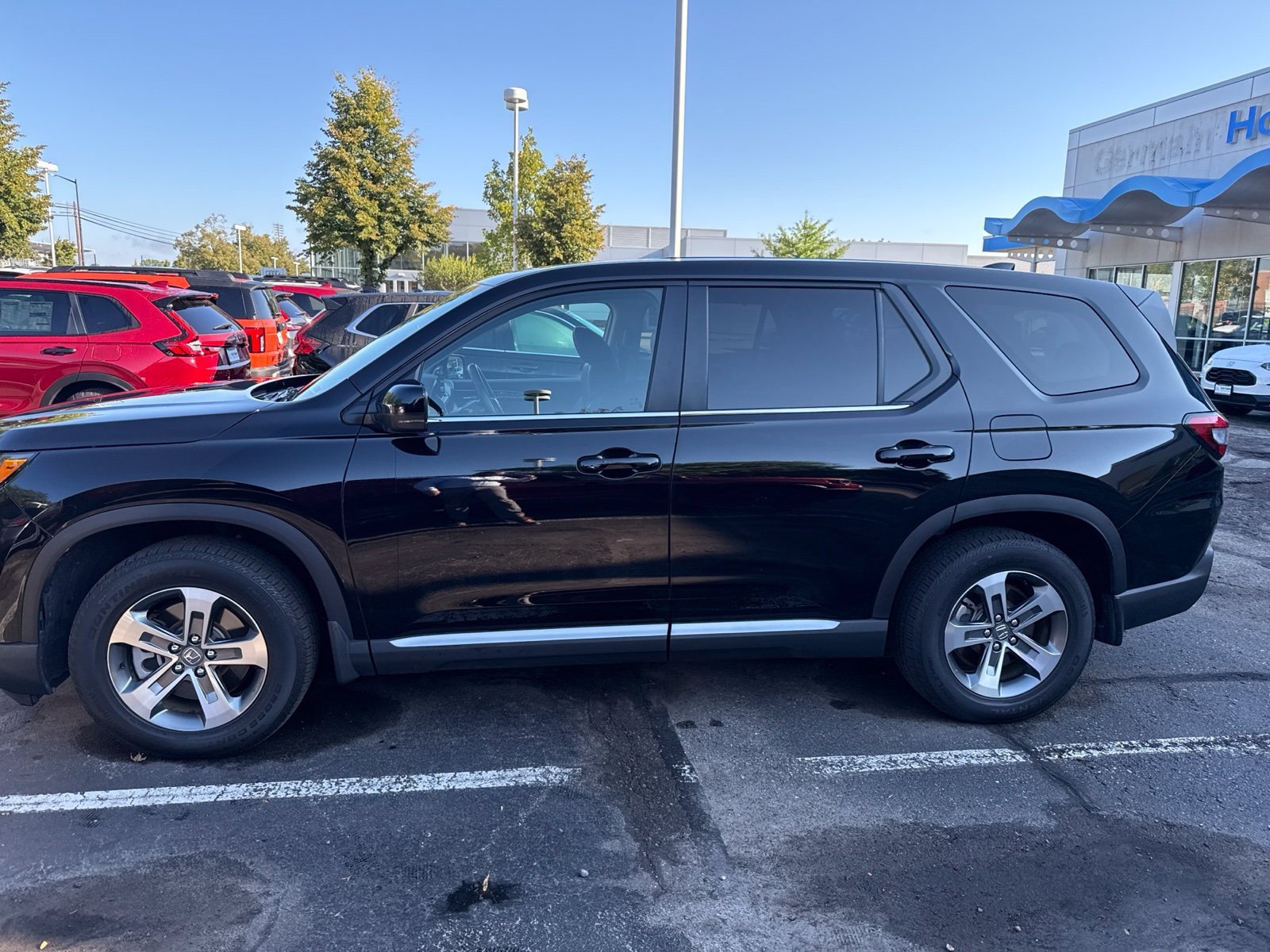Certified 2025 Honda Pilot EX-L image 2