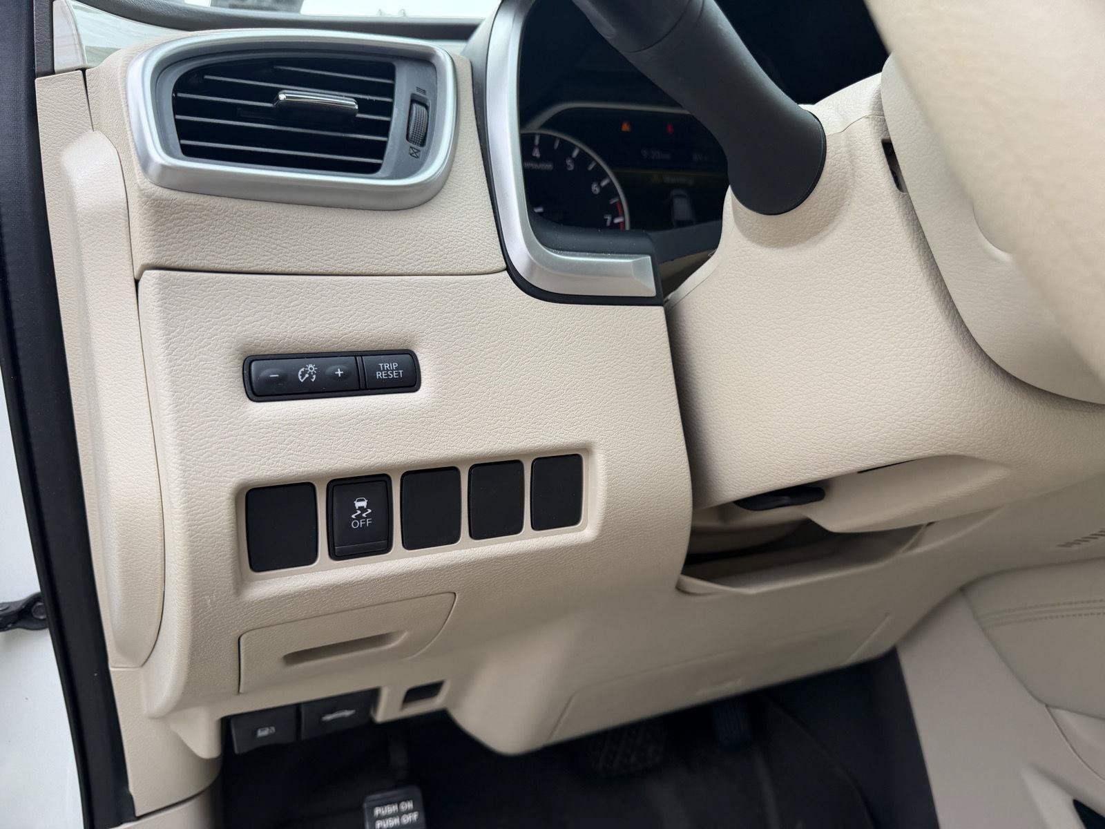 Used 2017 Nissan Murano S w/ Navigation Package FWD image 7
