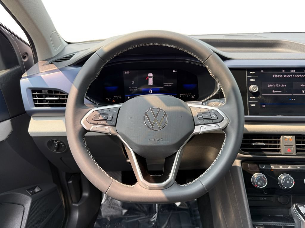 Used 2023 Volkswagen Taos SE w/ Panoramic Sunroof Package FWD image 12
