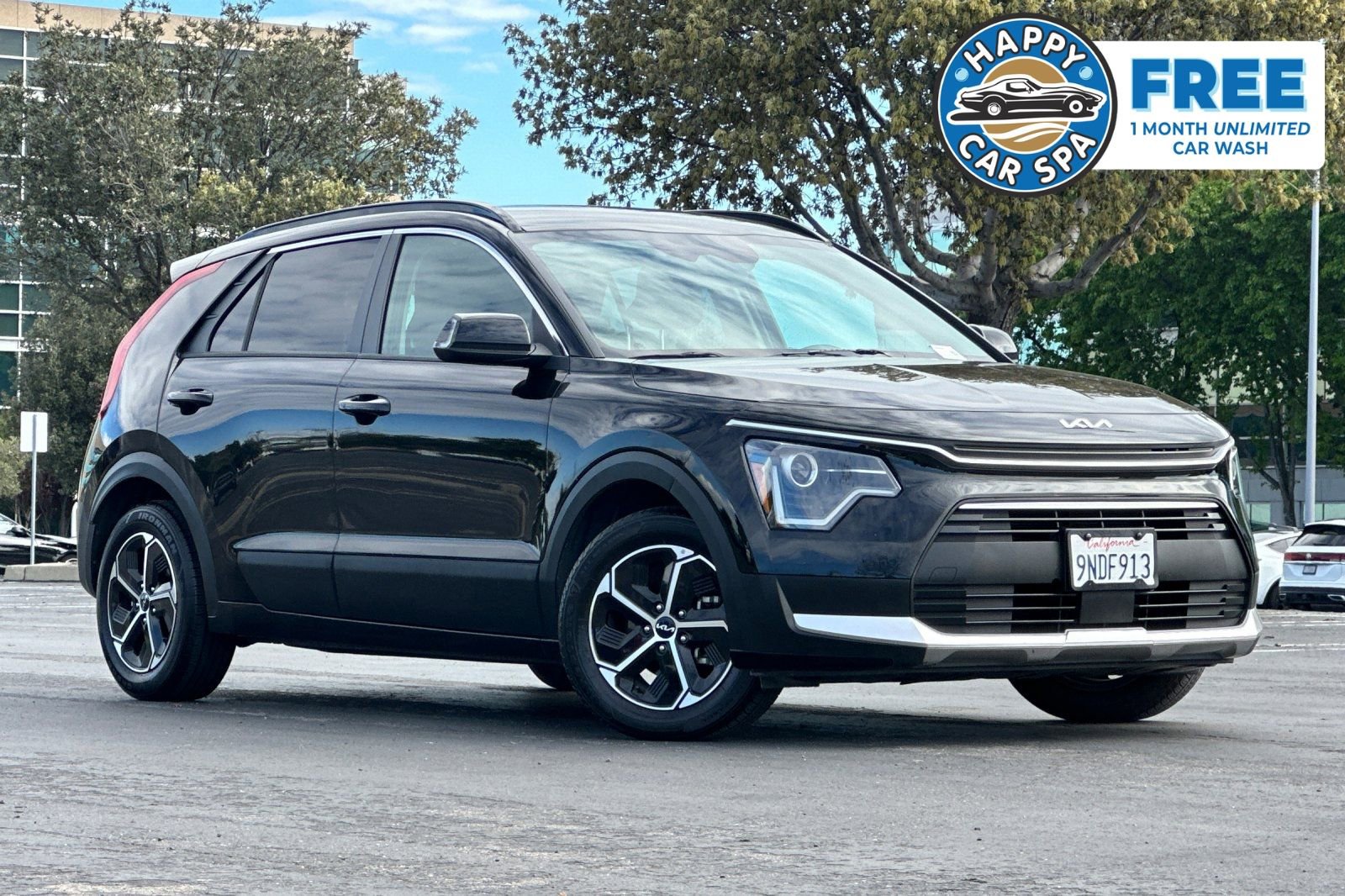 Used 2023 Kia Niro EX image 1