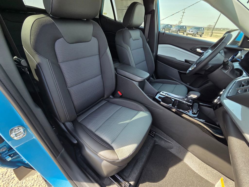 New 2026 Chevrolet Trax LT FWD image 30