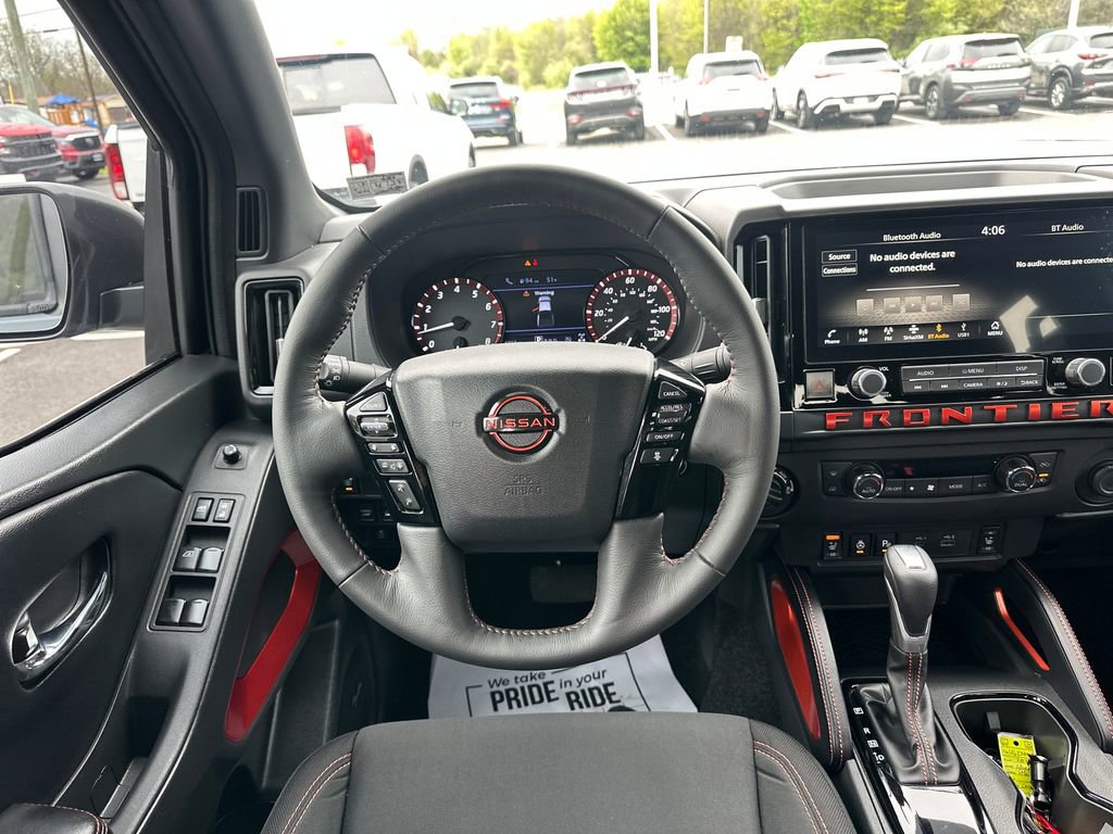 Used 2025 Nissan Frontier PRO-4X w/ Pro Convenience Package AWD/4WD image 18