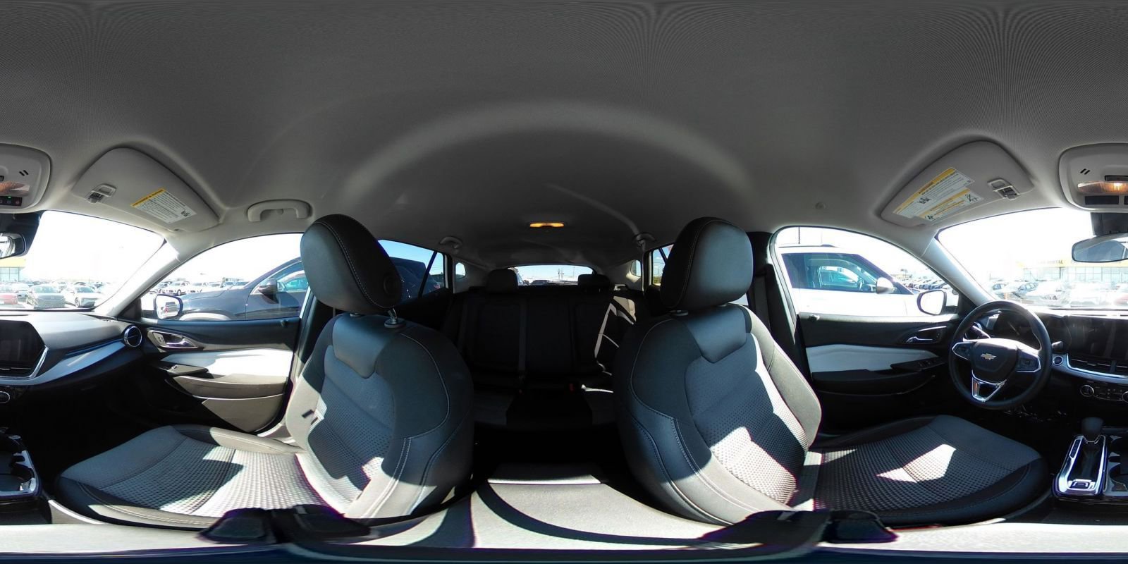 Used 2025 Chevrolet Trax LT w/ LT Convenience Package FWD image 42