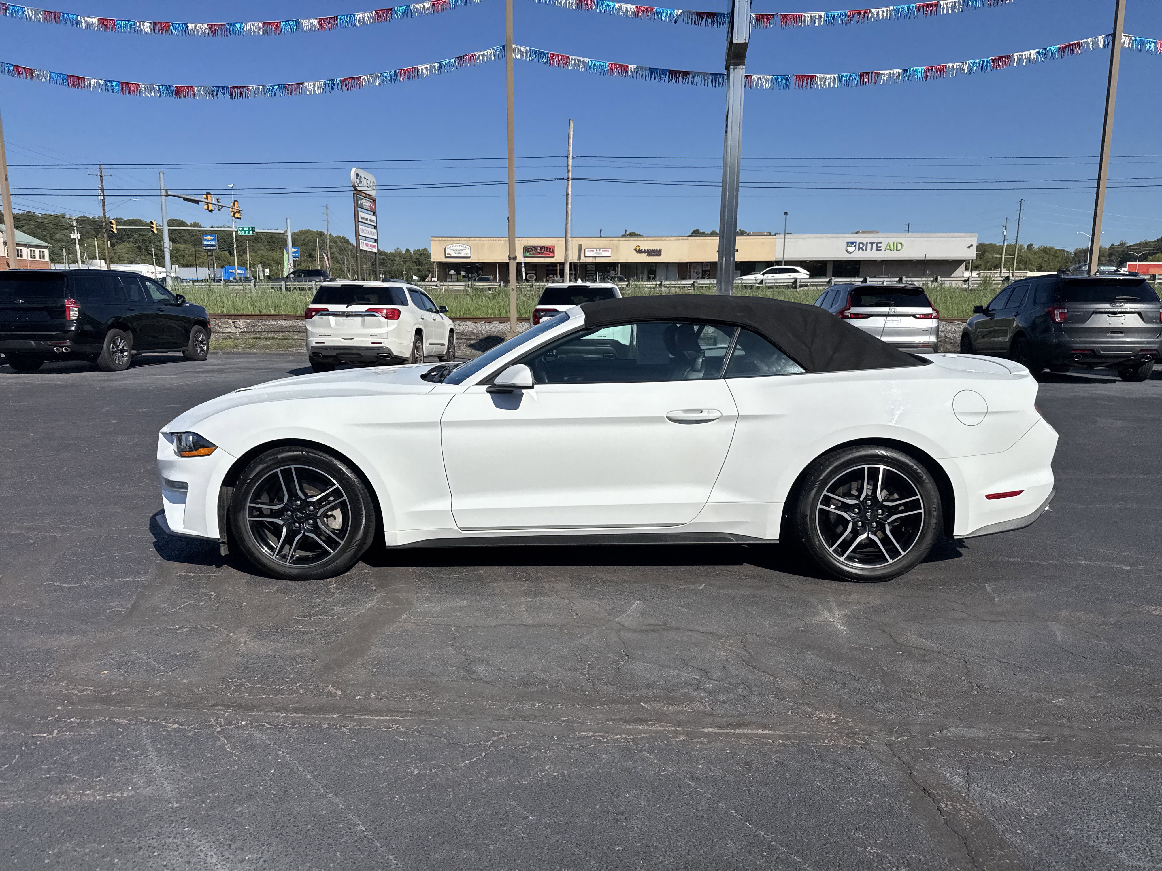 Used 2023 Ford Mustang Premium image 7