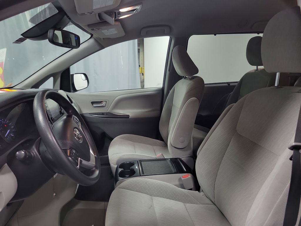 Used 2020 Toyota Sienna LE image 12
