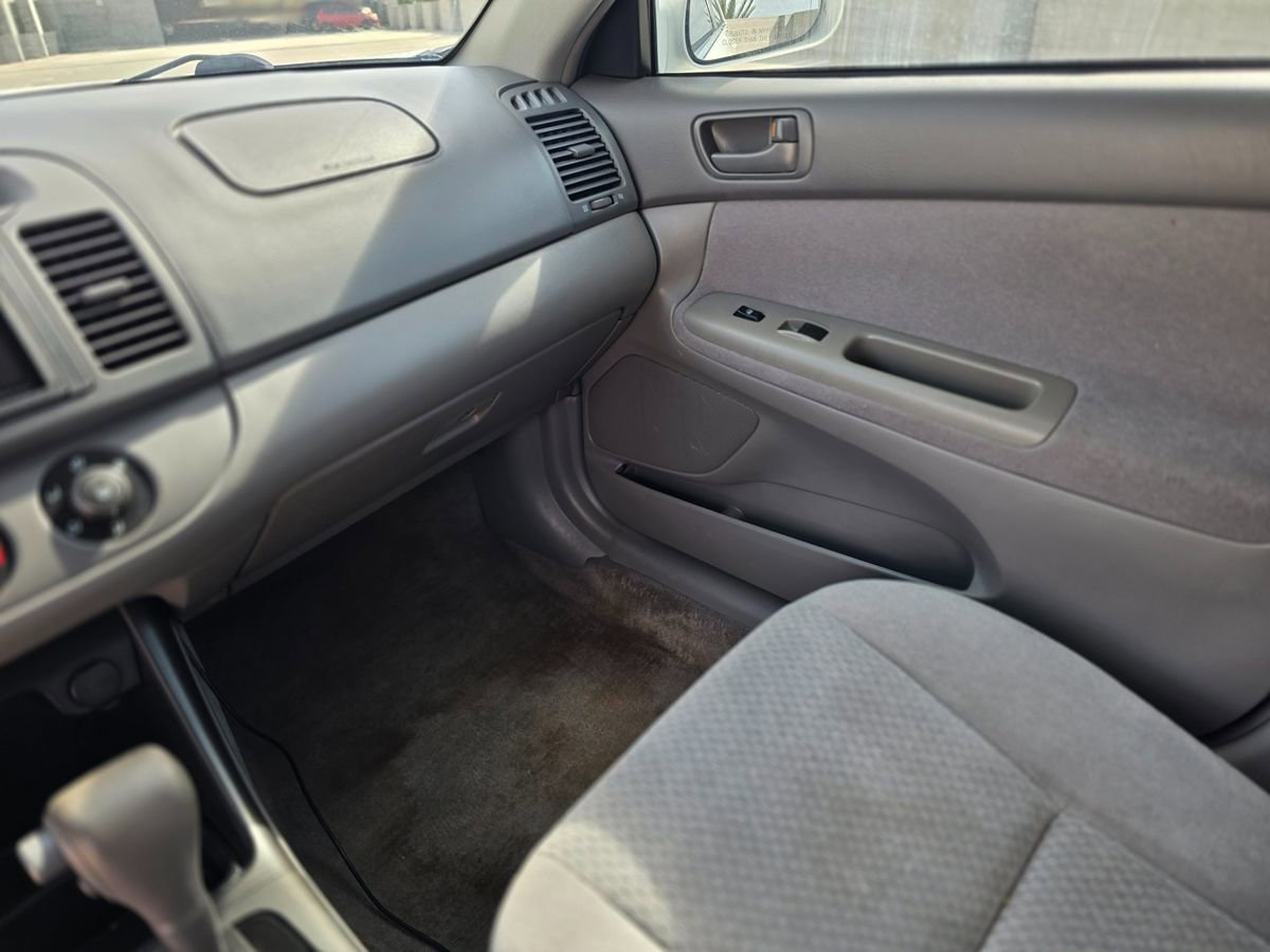Used 2004 Toyota Camry LE image 31