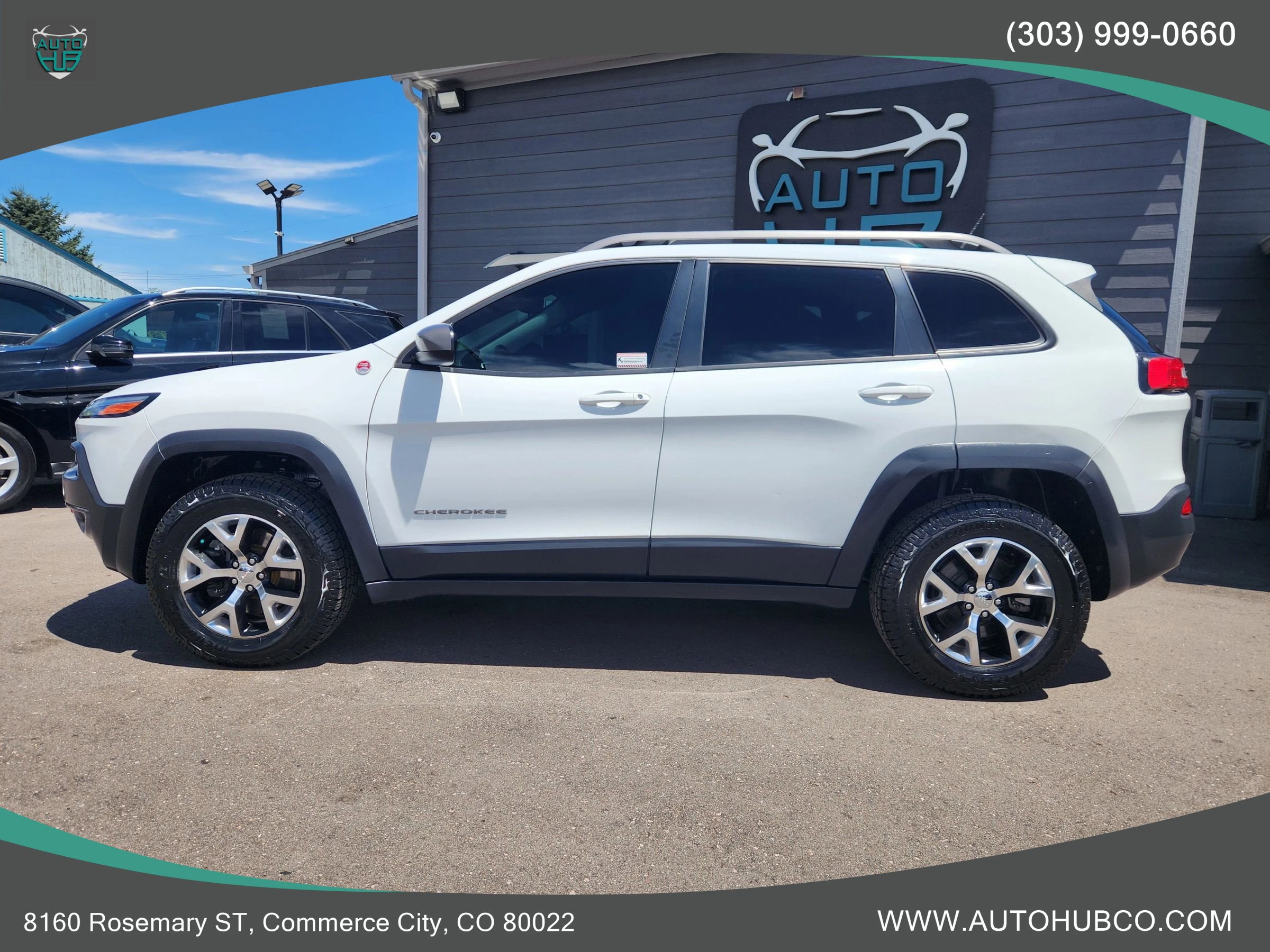 Used 2014 Jeep Cherokee Trailhawk w/ Cold Weather Group AWD/4WD image 7