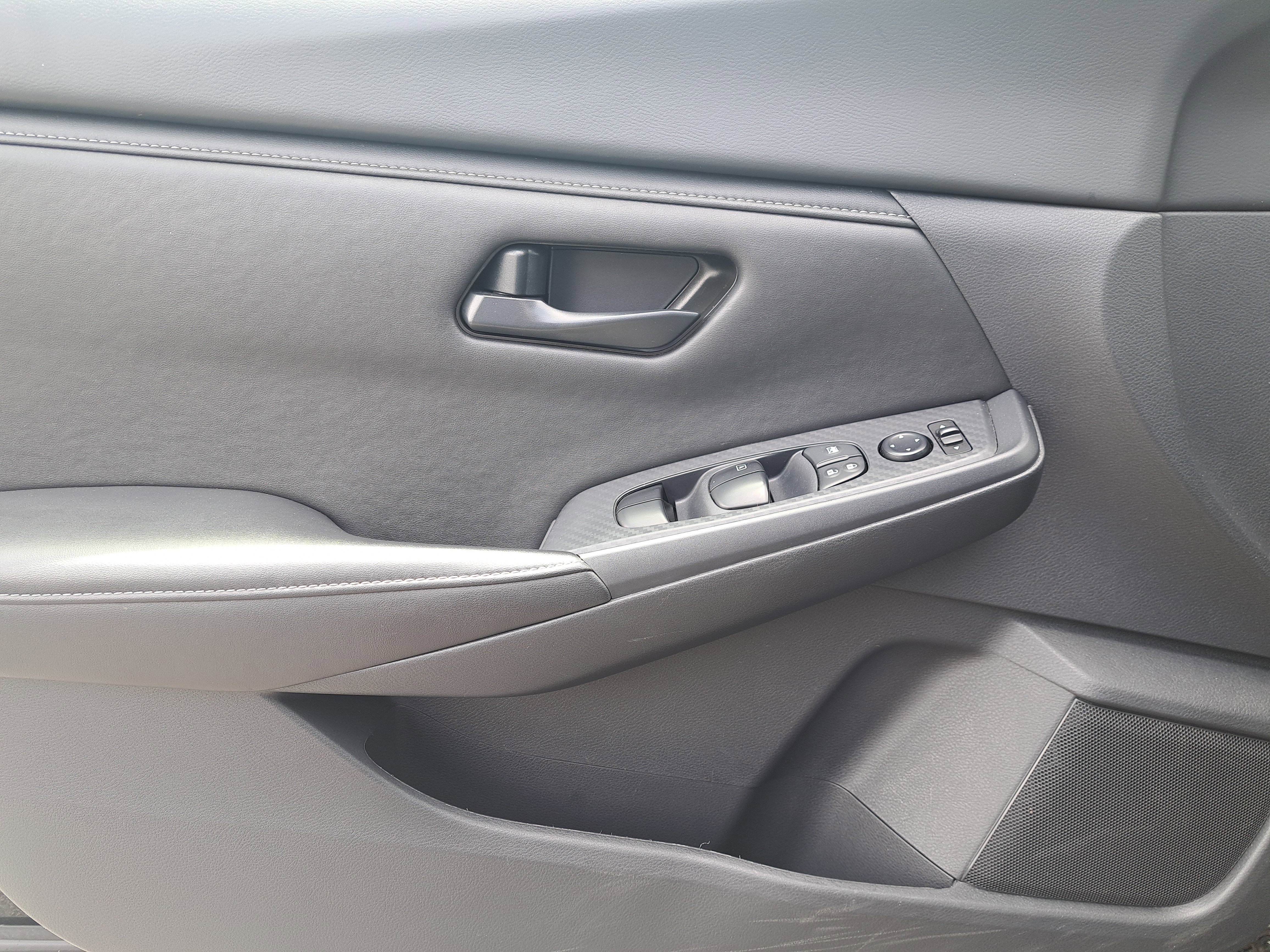 Used 2025 Nissan Sentra S image 10