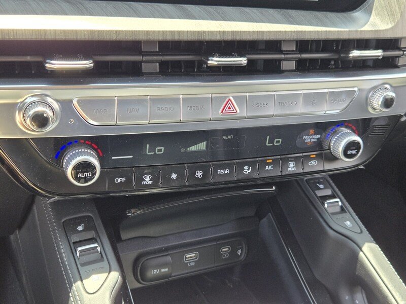 Certified 2025 Kia Telluride SX FWD image 25