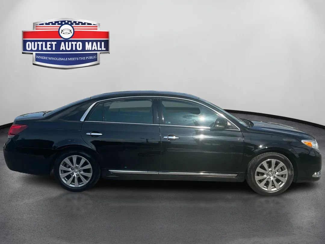 Used 2012 Toyota Avalon Limited image 2