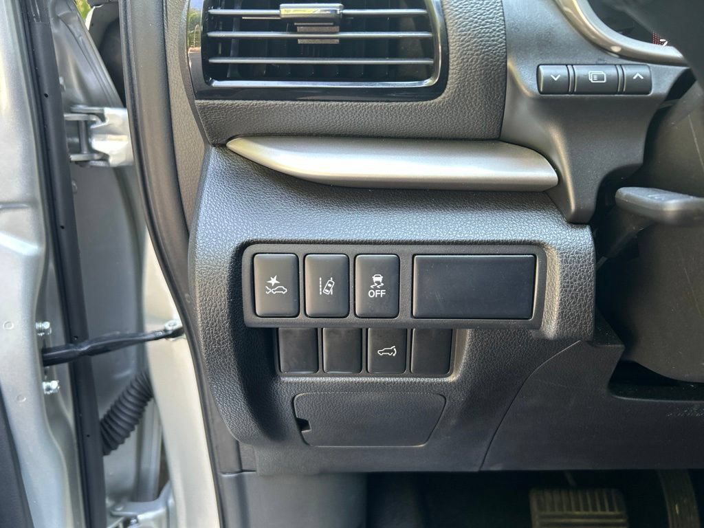 Used 2024 Mitsubishi Eclipse Cross AWD image 23