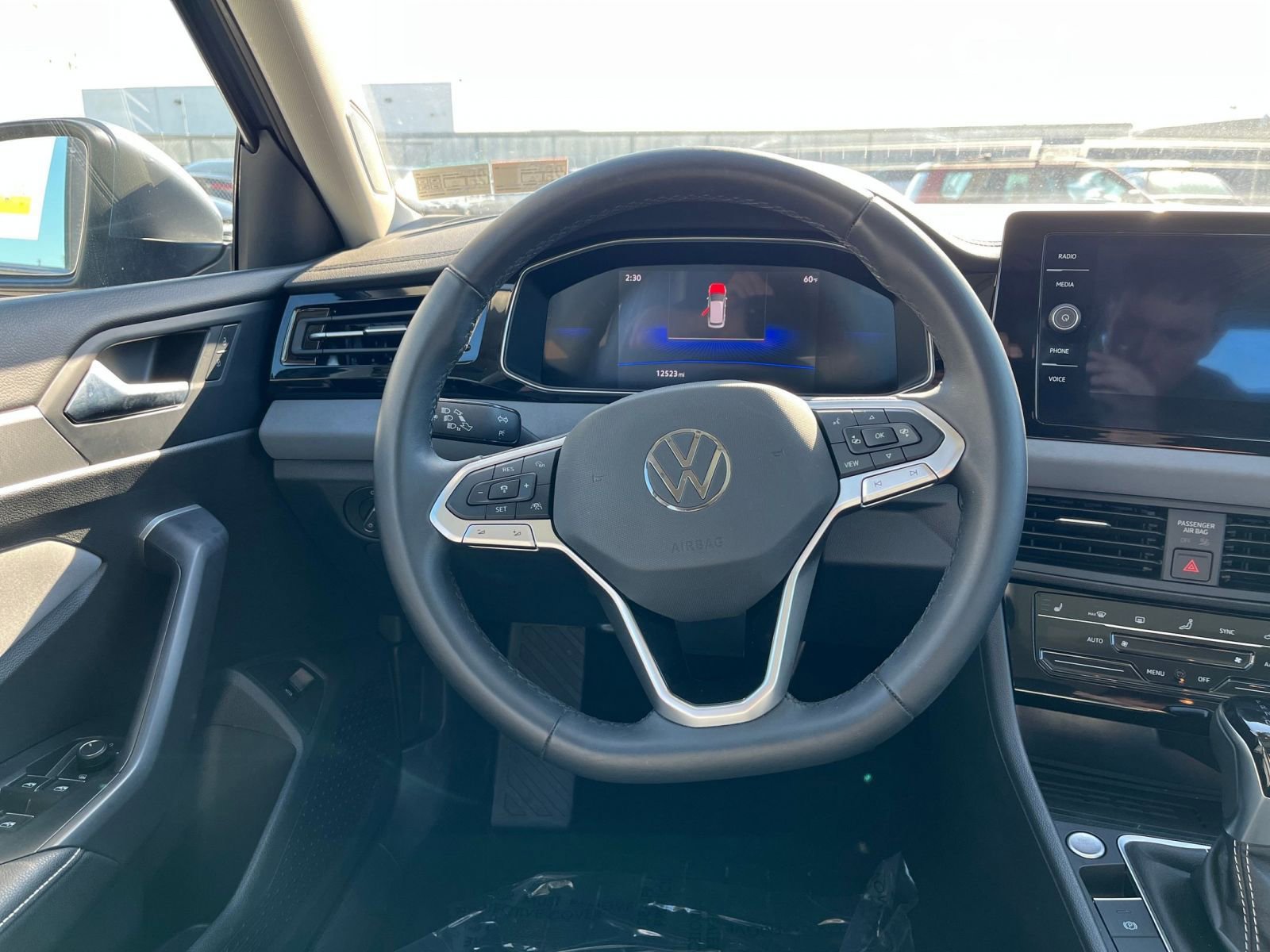 Used 2025 Volkswagen Jetta SE image 27