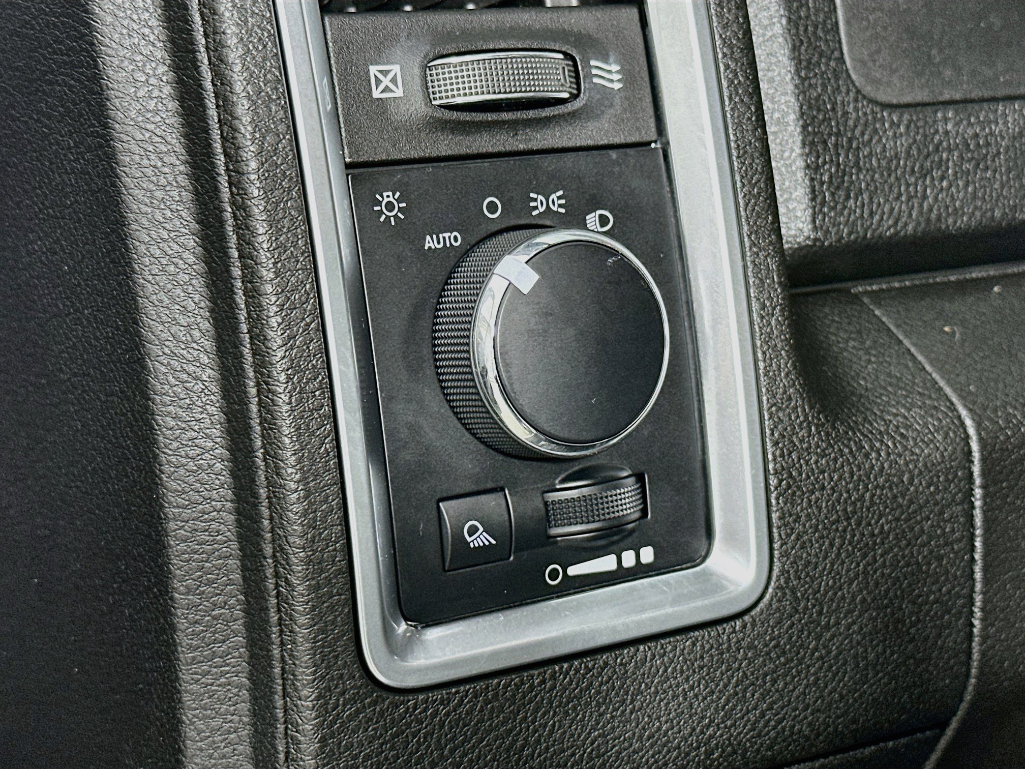 Used 2023 RAM 1500 Warlock AWD/4WD image 10