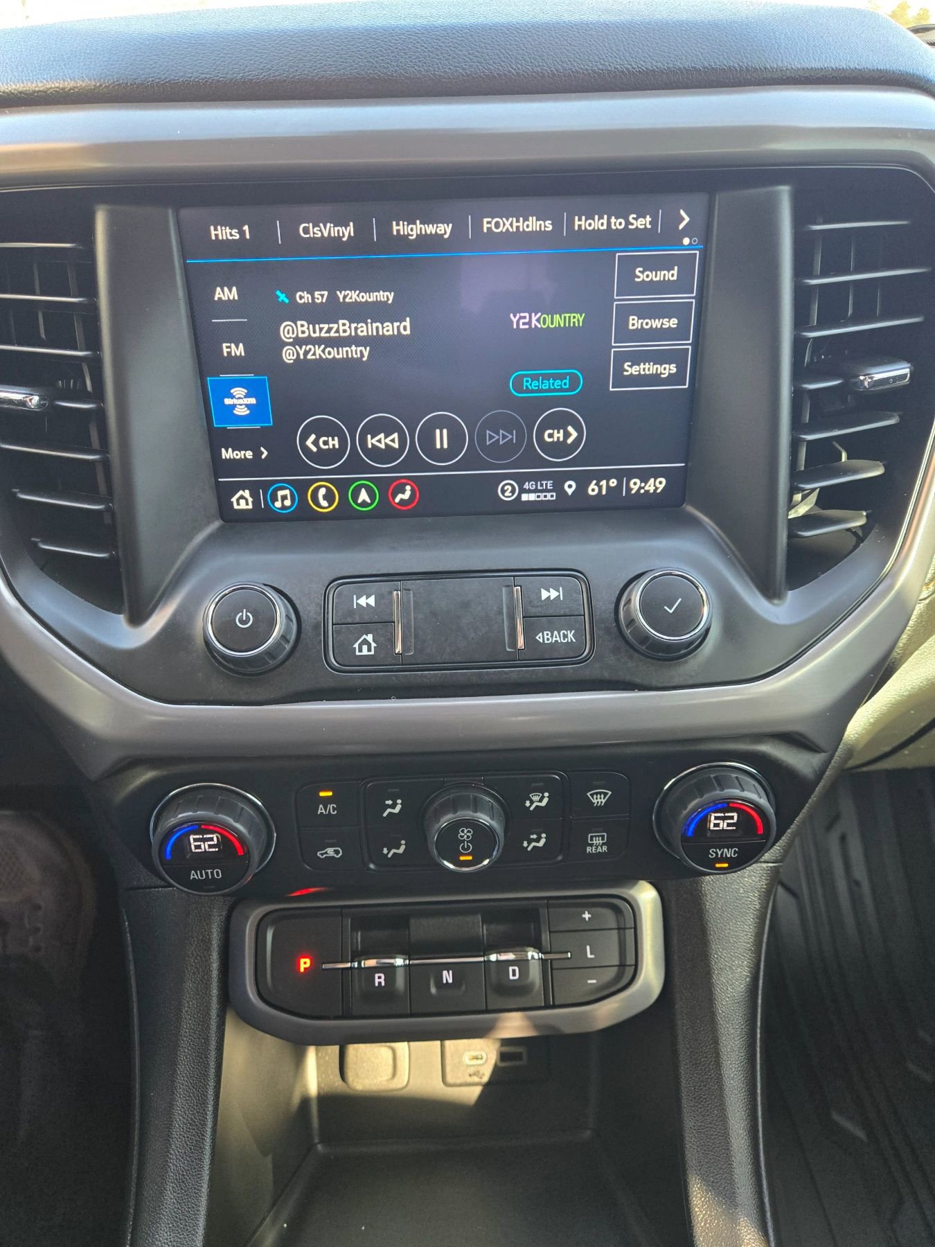 Used 2023 GMC Acadia AT4 w/ Preferred Package AWD/4WD image 16