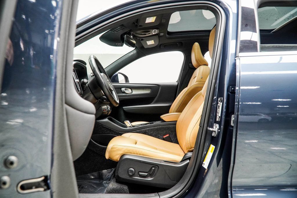 Used 2021 Volvo XC40 T5 Inscription w/ Climate Package AWD/4WD image 33