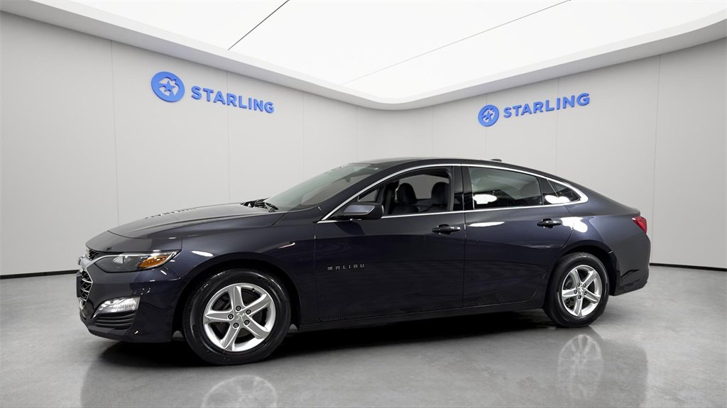 Used 2023 Chevrolet Malibu LT image 2