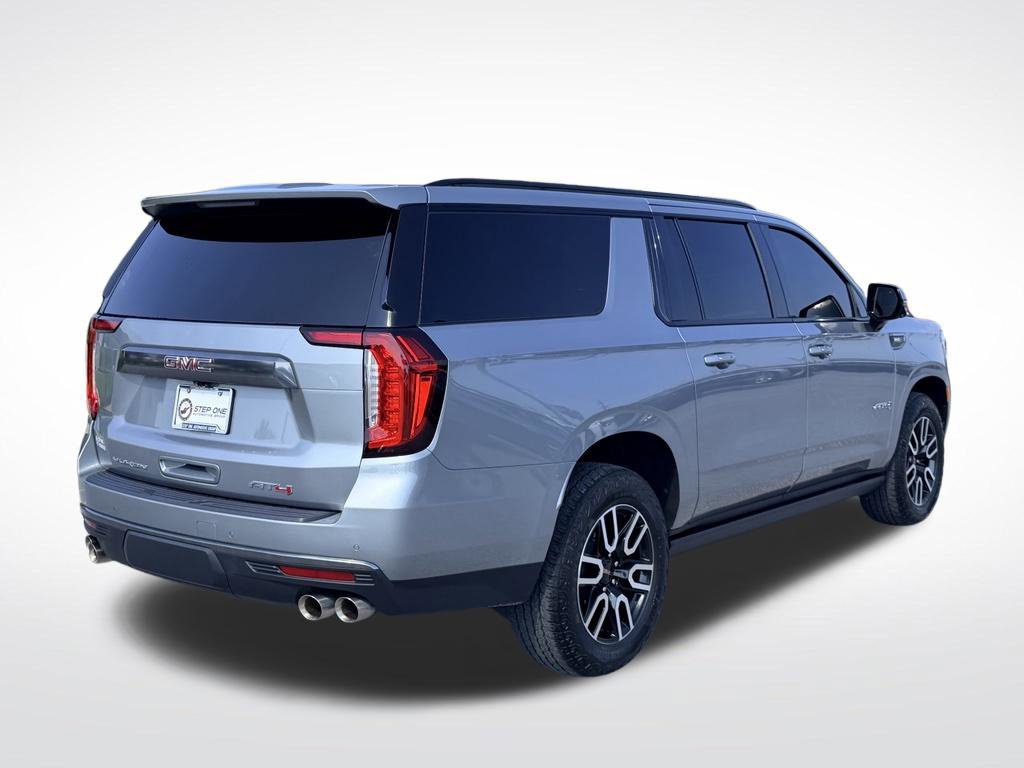 Used 2024 GMC Yukon XL AT4 w/ Technology Package AWD/4WD image 7