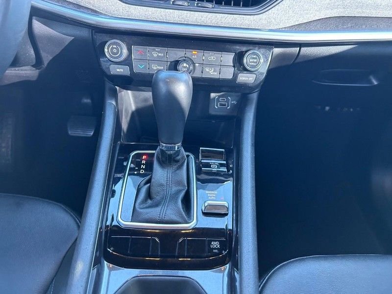 Used 2025 Jeep Compass Latitude image 15