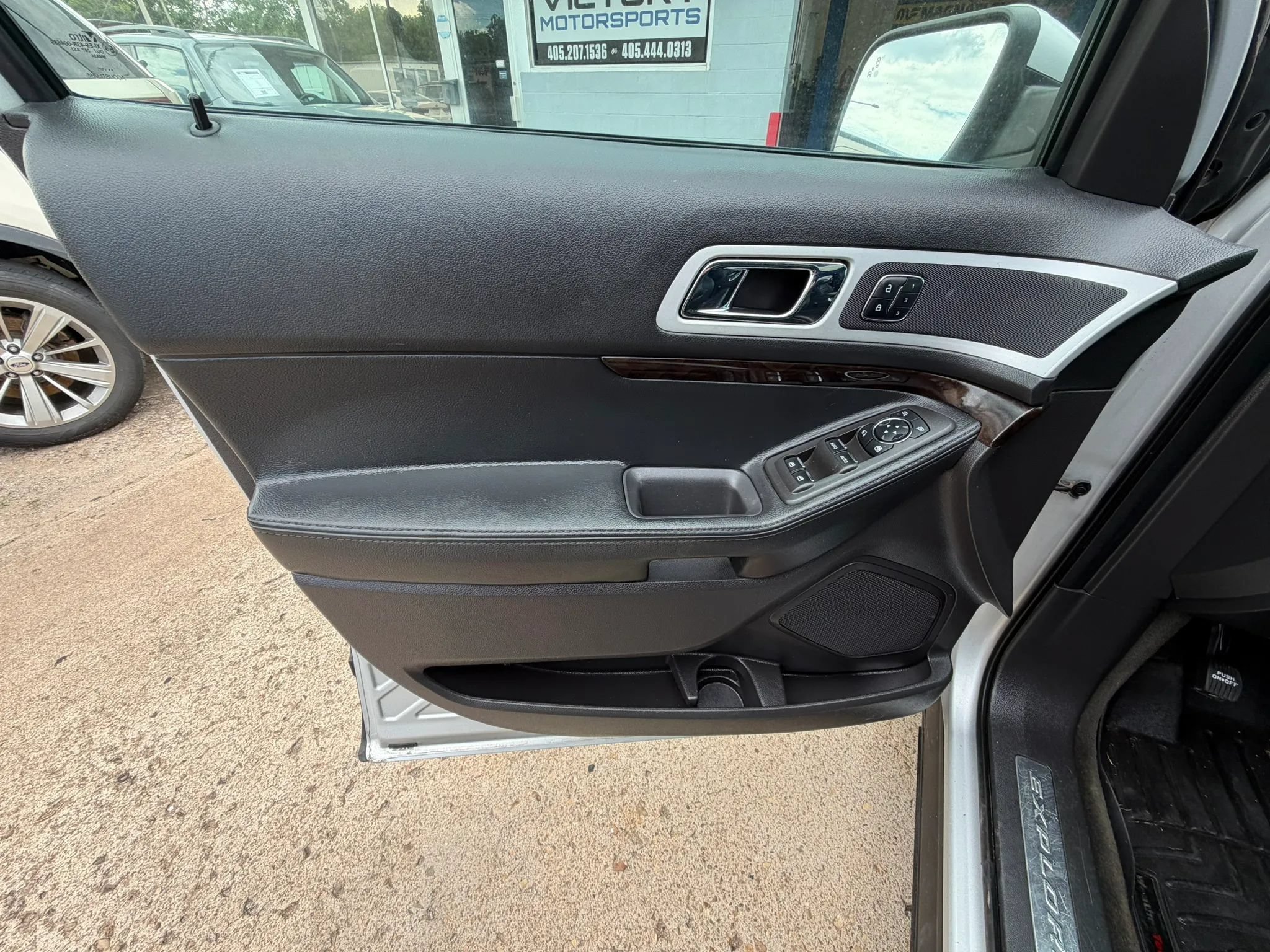 Used 2015 Ford Explorer Limited w/ Equipment Group 302A FWD image 14