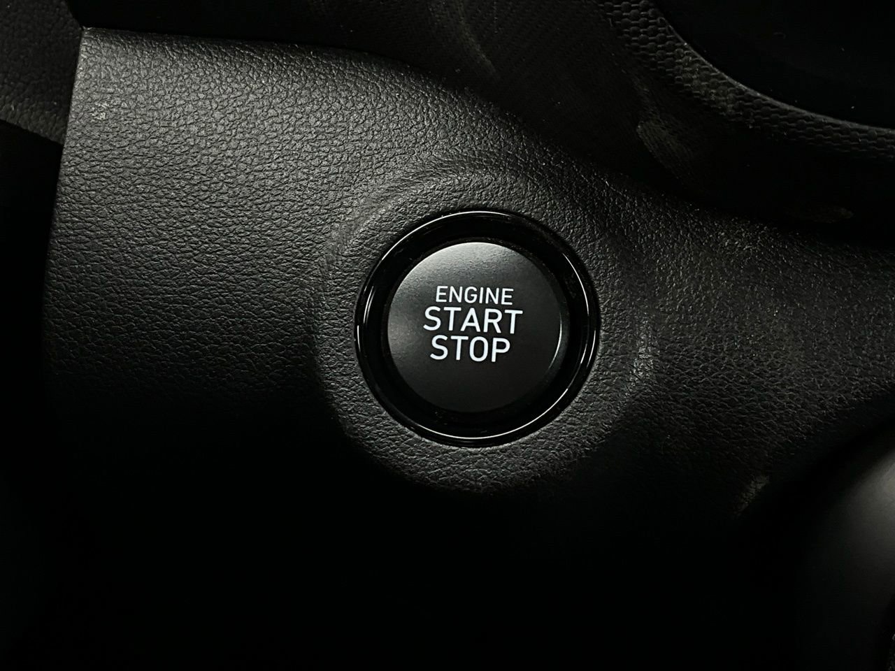 Used 2025 Hyundai Venue SEL image 28