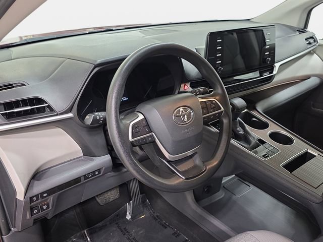 Certified 2021 Toyota Sienna LE FWD image 13