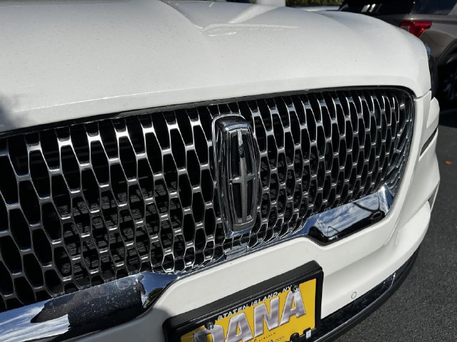 Certified 2024 Lincoln Aviator AWD w/ Elements Package image 10