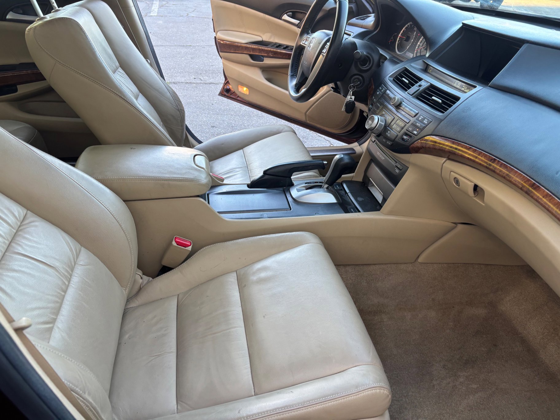 Used 2011 Honda Accord EX-L image 16