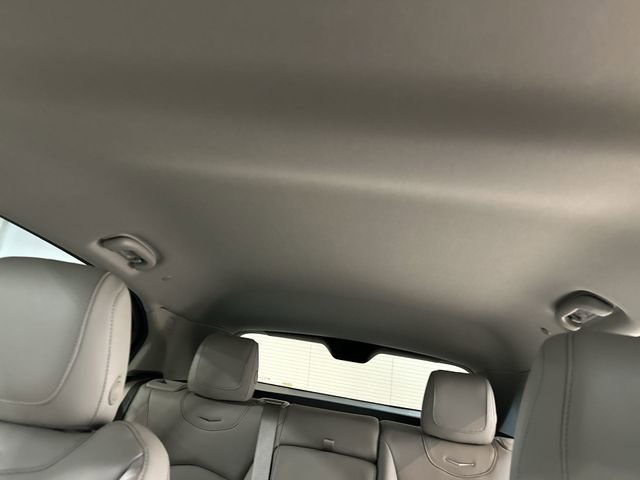 Used 2023 Cadillac XT4 Luxury w/ Cold Weather Package image 19