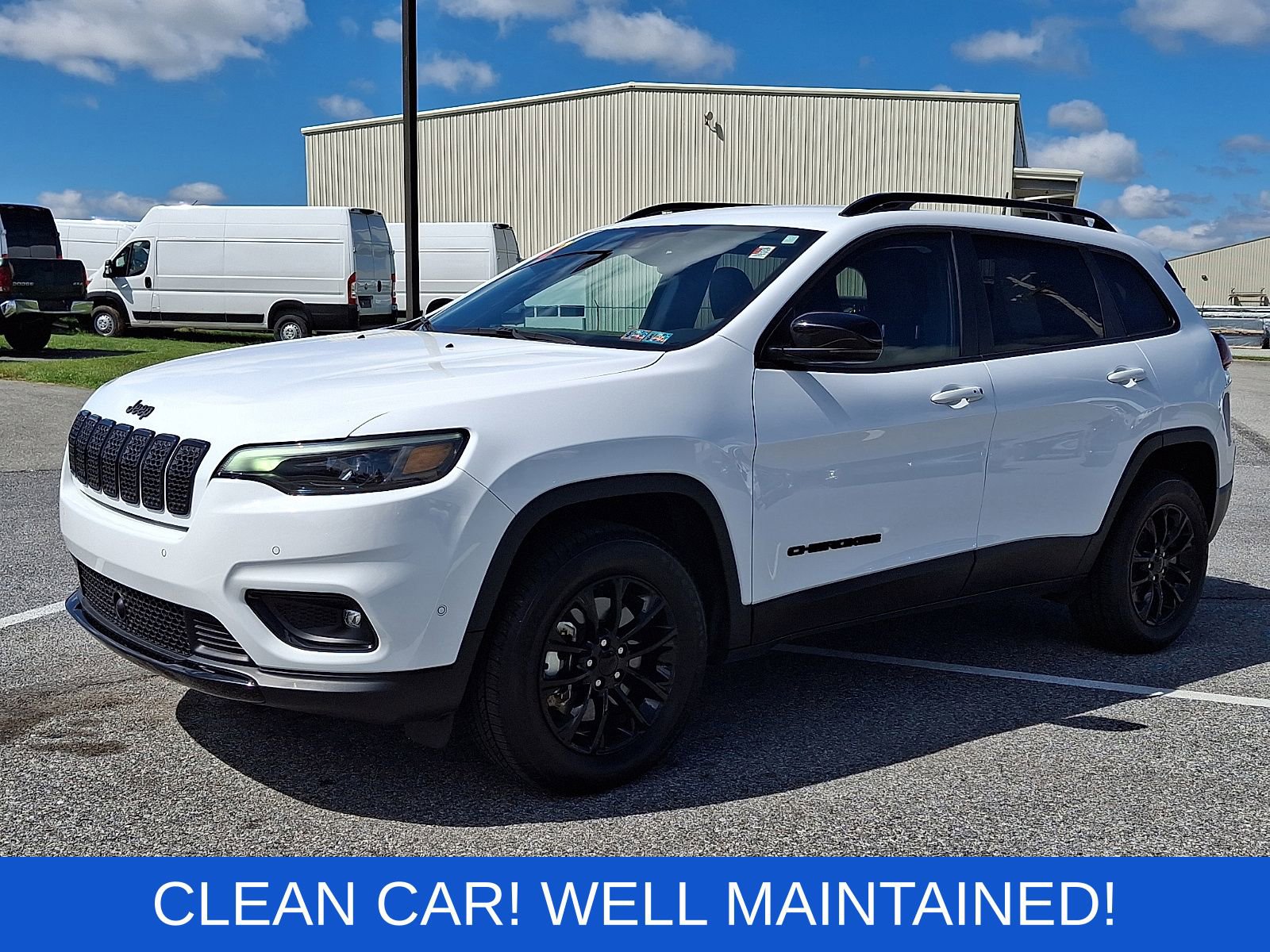Used 2023 Jeep Cherokee Altitude Lux AWD/4WD image 3