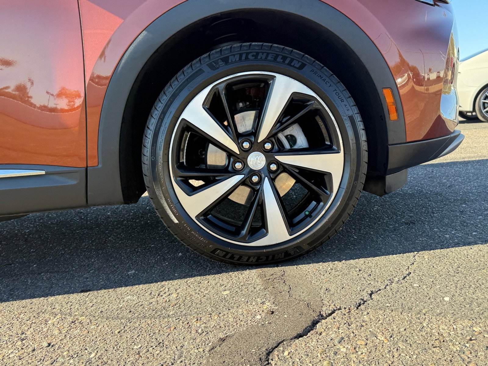 Used 2021 Buick Envision Essence w/ Technology Package I image 9