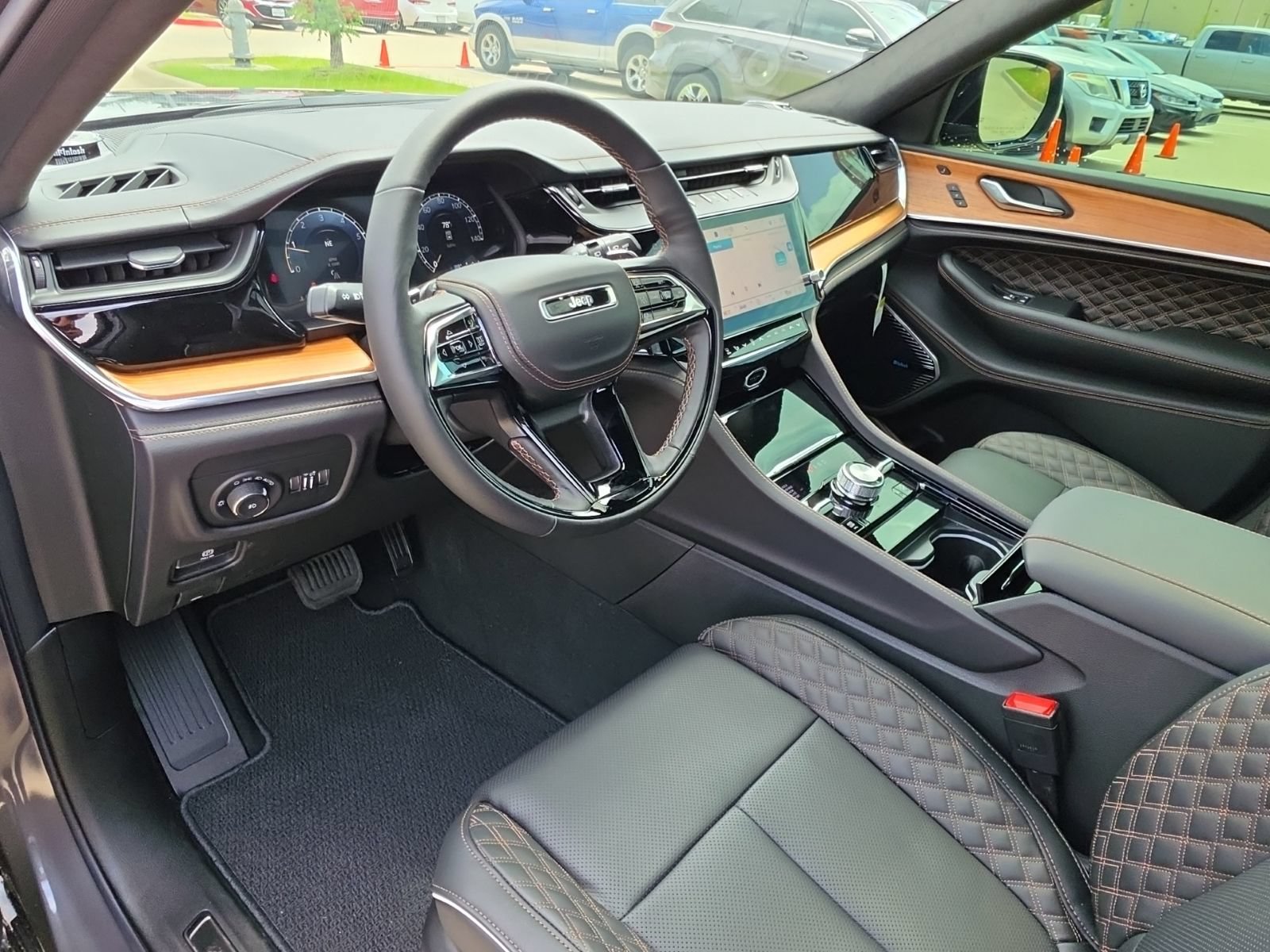 New 2026 Jeep Grand Cherokee L Summit w/ Obsidian Package AWD/4WD image 10