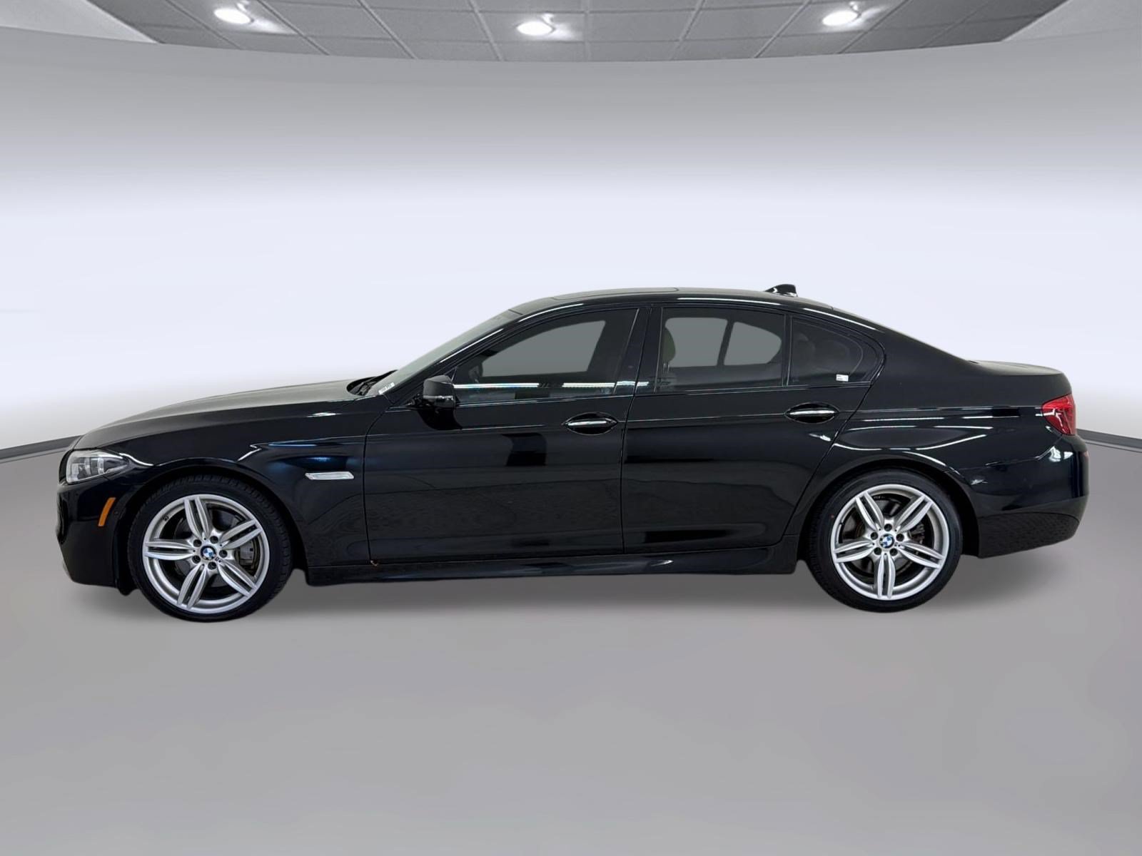 Used 2016 BMW 550i xDrive Sedan AWD/4WD image 2