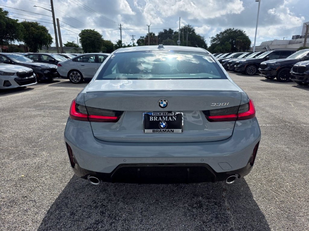 New 2026 BMW 330i Sedan w/ M Sport Package RWD image 5