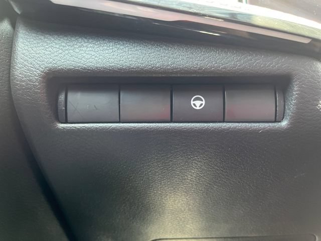 Used 2025 Nissan Kicks SR AWD/4WD image 10
