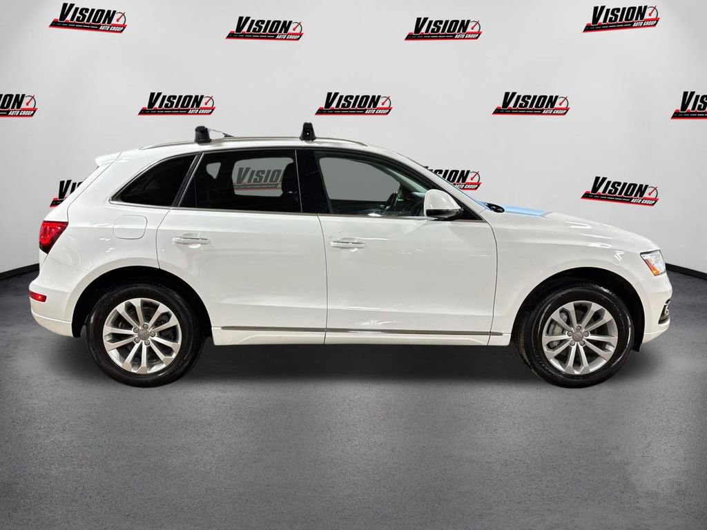 Used 2016 Audi Q5 2.0T Premium Plus w/ Technology Package image 4