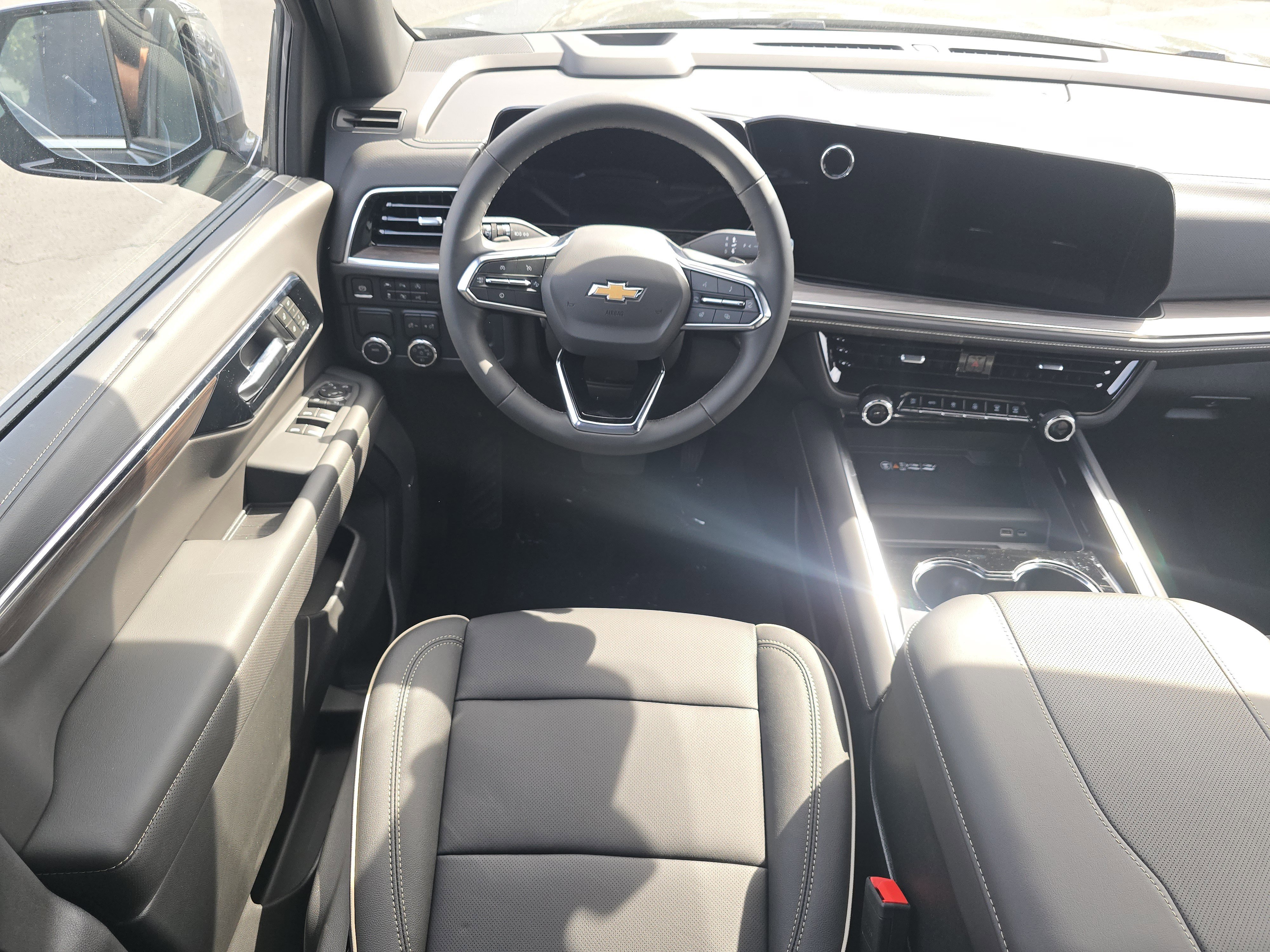 New 2026 Chevrolet Suburban Premier image 27