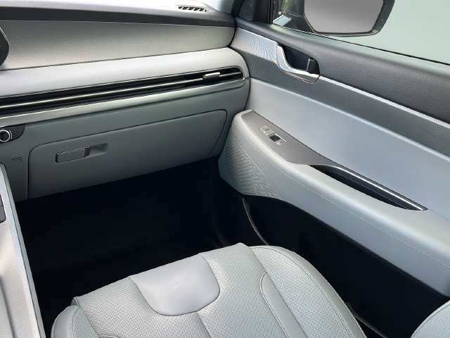 Used 2025 Hyundai Palisade SEL FWD image 15