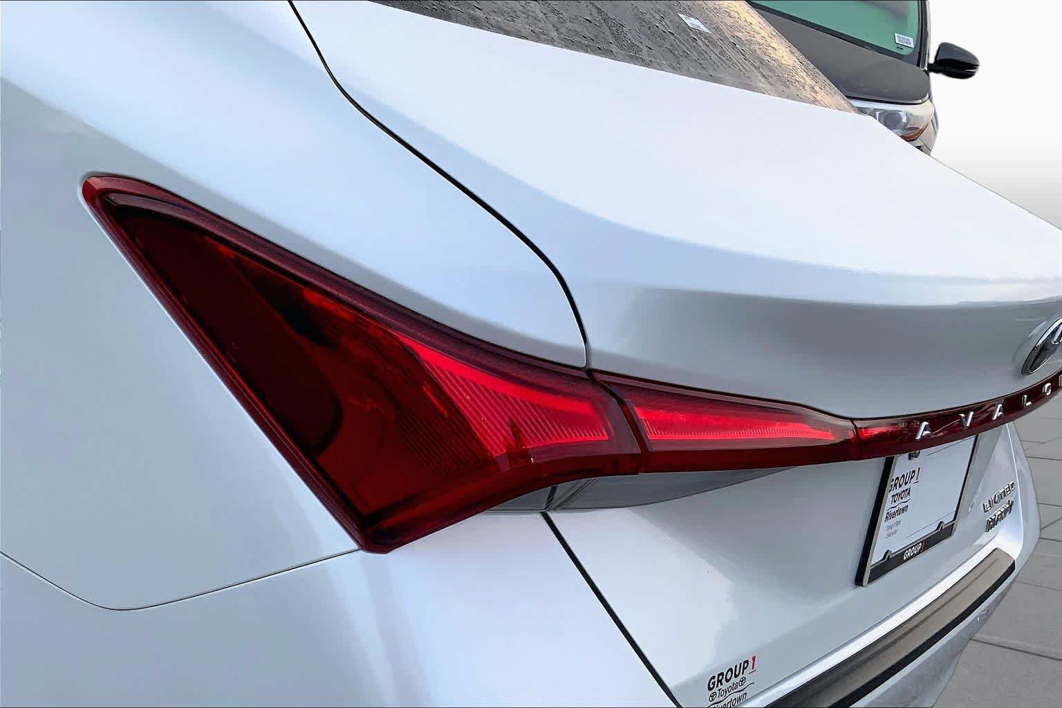 Used 2020 Toyota Avalon Limited w/ Advanced Safety Package FWD image 28