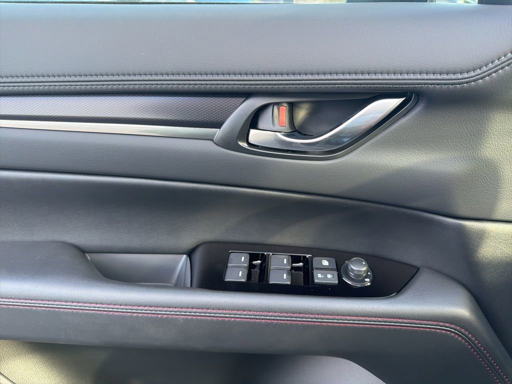 New 2025 MAZDA CX-5 Carbon Edition image 13