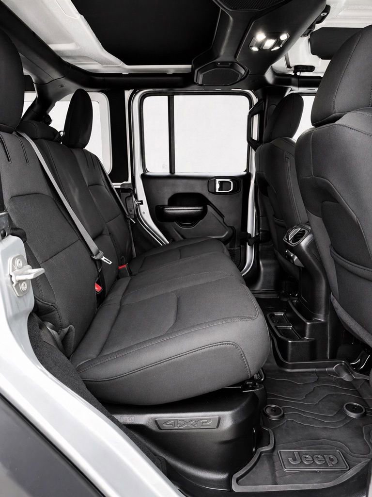 Used 2023 Jeep Wrangler Unlimited w/ Cold Weather Group AWD/4WD image 17
