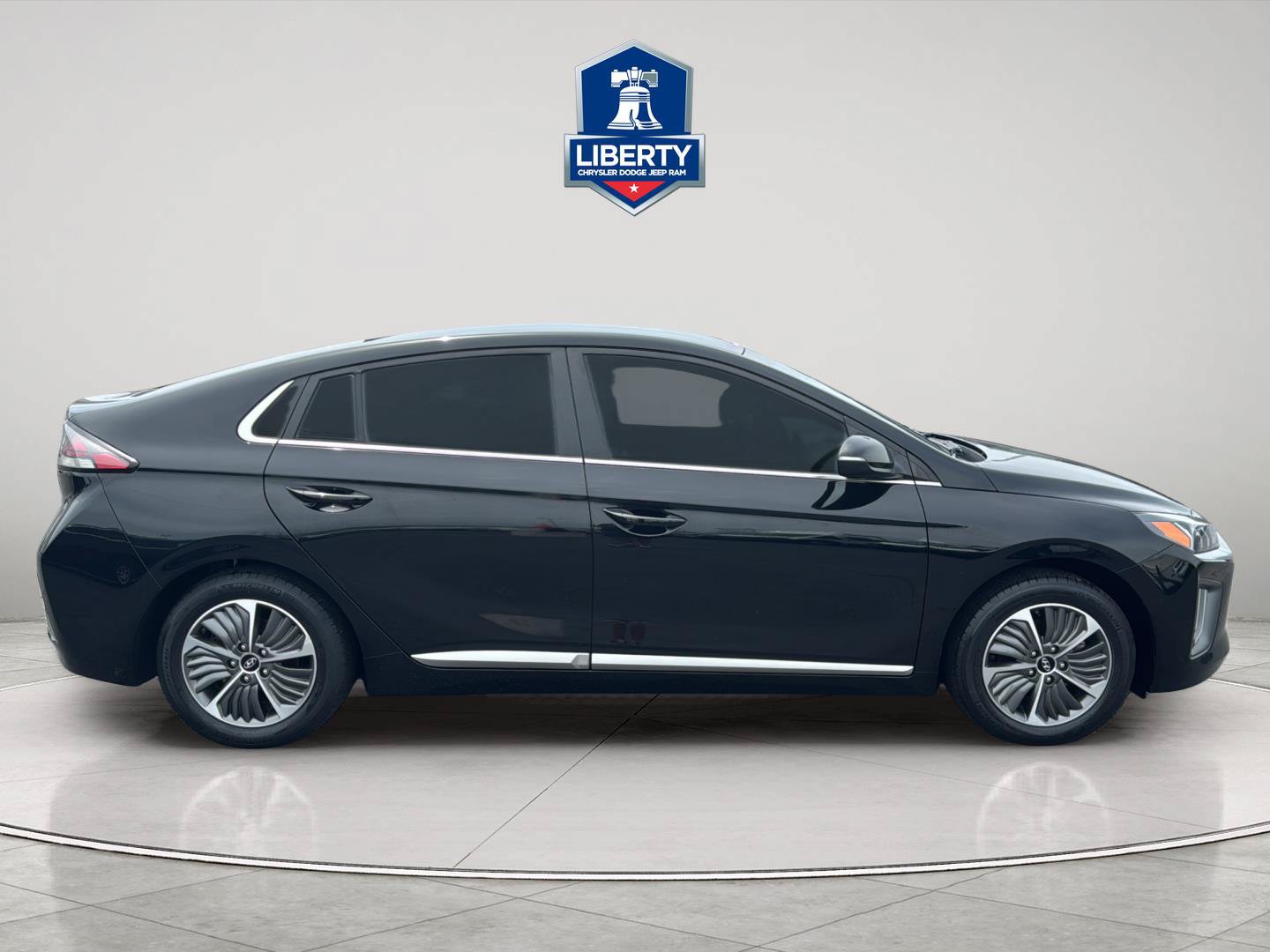 Used 2022 Hyundai Ioniq SEL FWD image 13