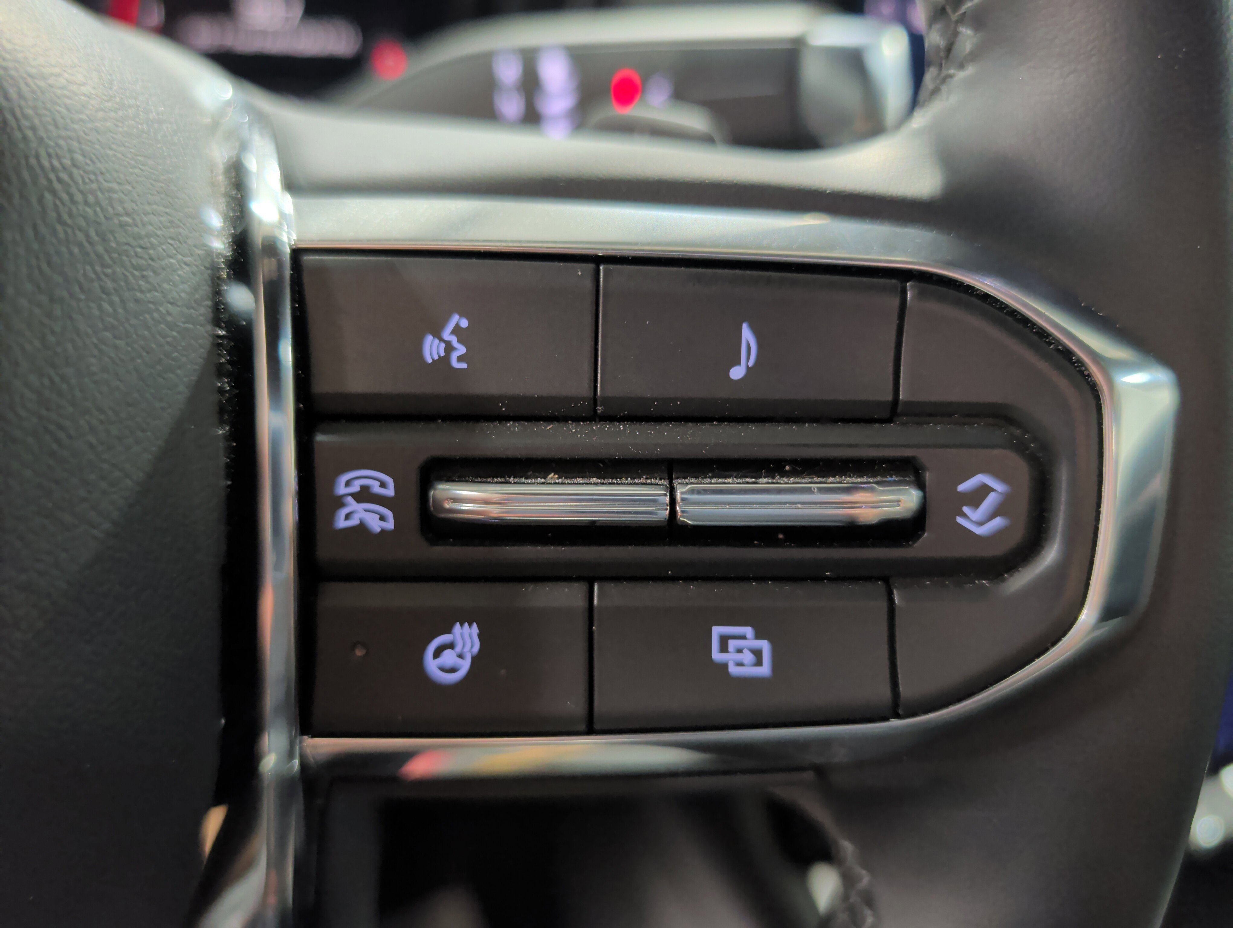 Used 2025 GMC Terrain Elevation AWD/4WD image 11
