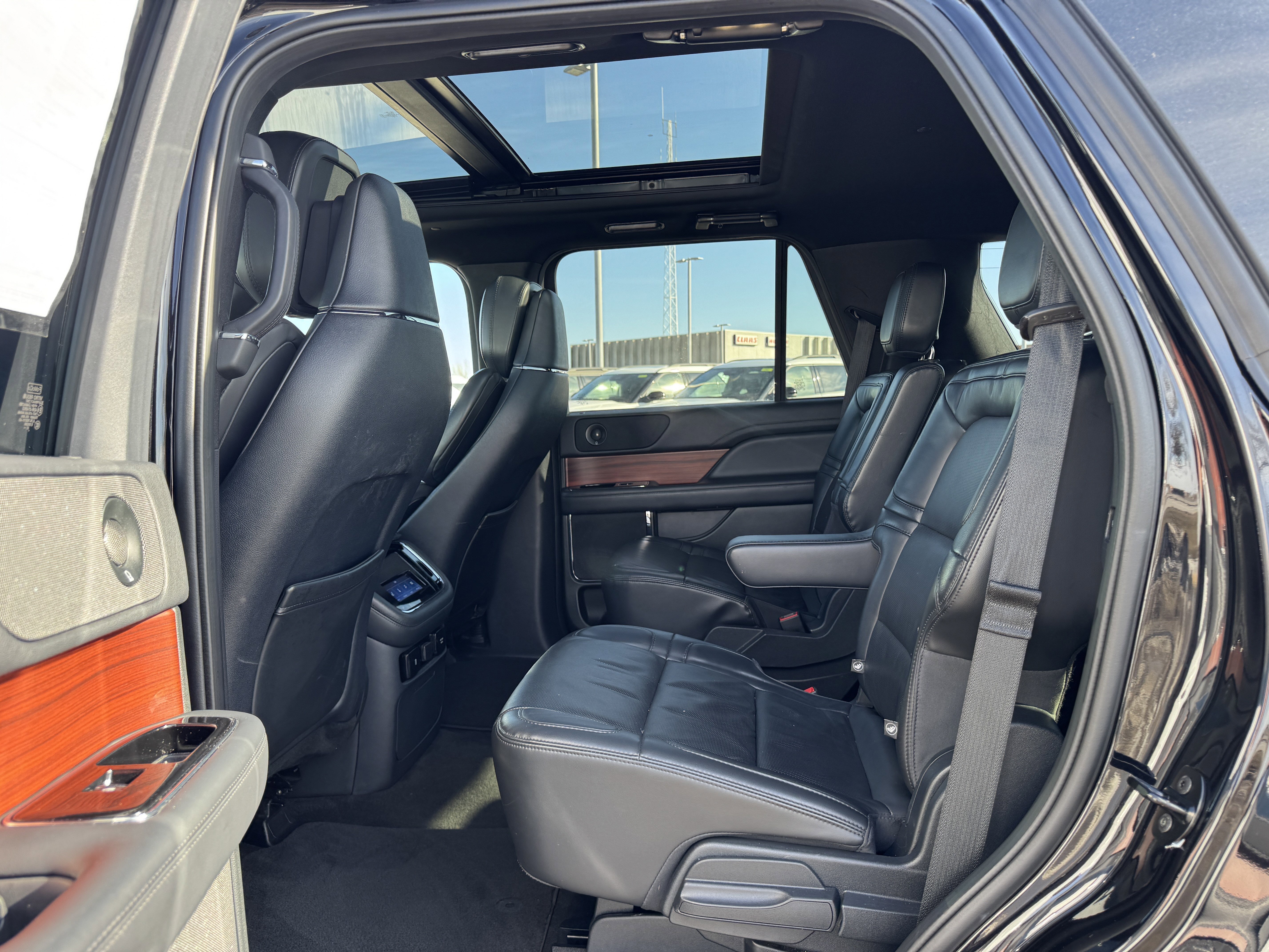 Used 2024 Lincoln Navigator Reserve AWD/4WD image 18